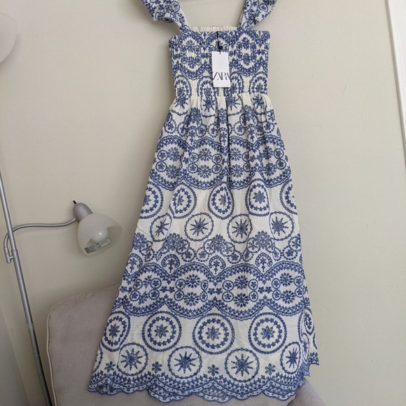 LAST ONE! ZARA EMBROIDERED MIDI DRESS WHITE & BLUE - Picture 10 of 17